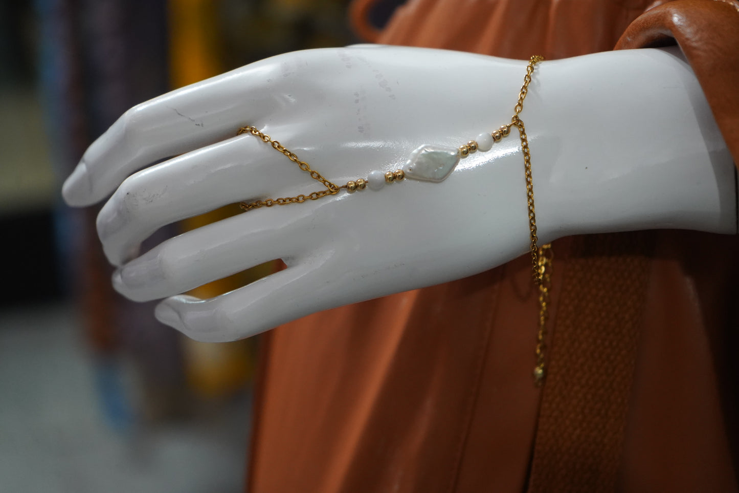 Pearla Hand Chain