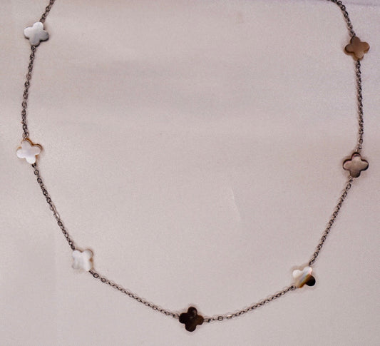 Serene Clover Necklace