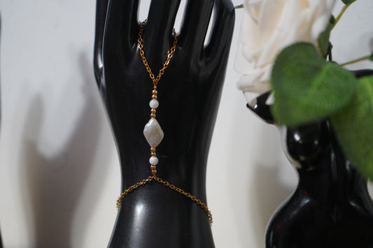 Pearla Hand Chain