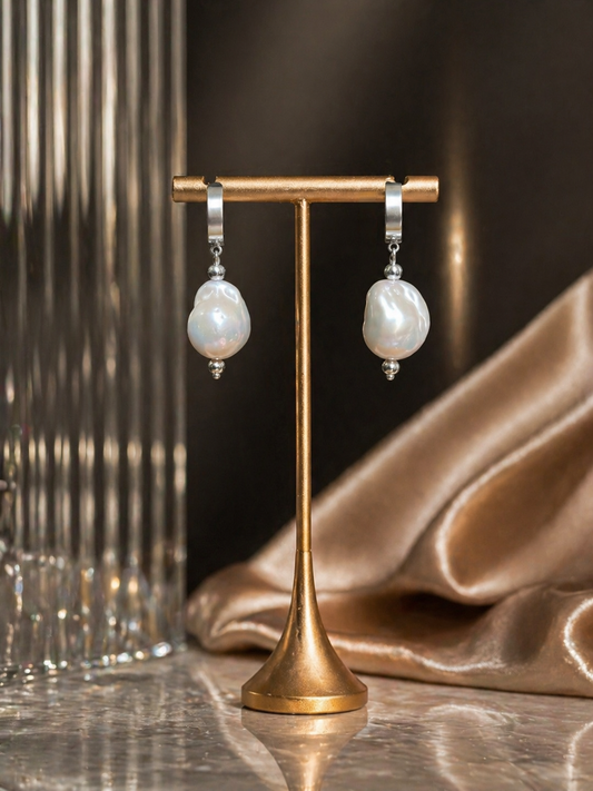 Cloud Baroque Pearl Huggies